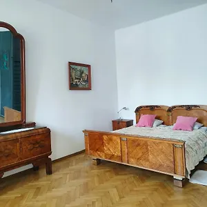 Place Apartment